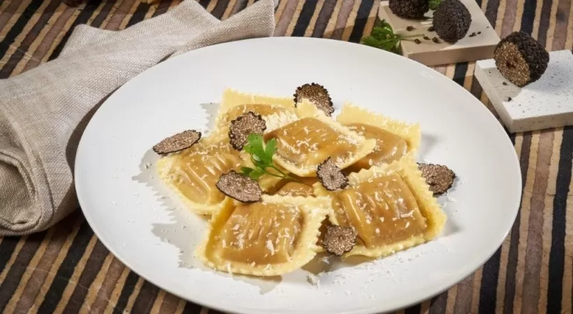 Ravioli al tartufo impiattati